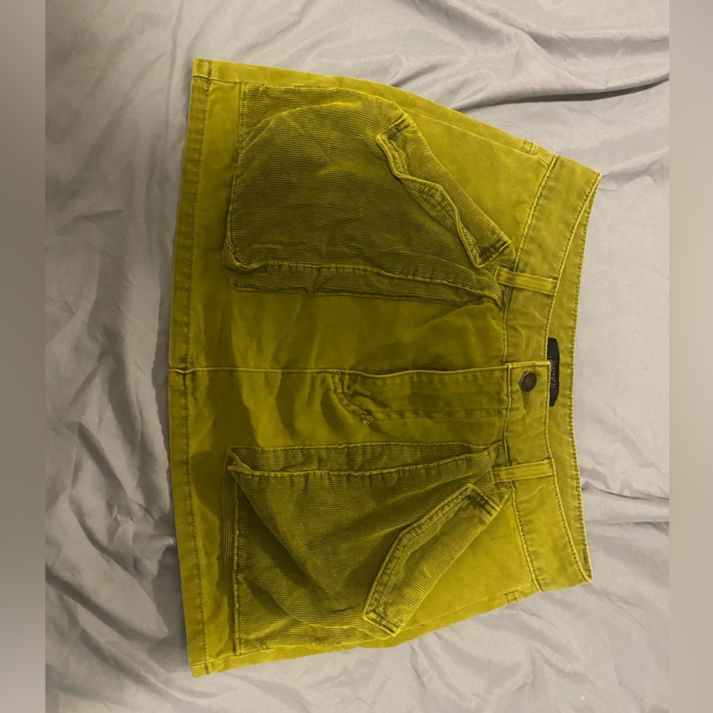 FOREVER 21 GREEN MINI SKIRT